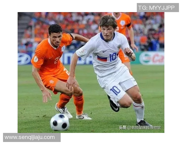 足球球星签约合同细节揭秘 揭示背后超高薪水和复杂条款